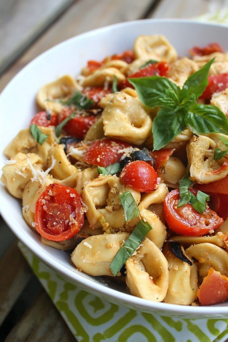 Yummy Roasted Red Pepper and Parmesan Tortellini Salad extra recipe photo